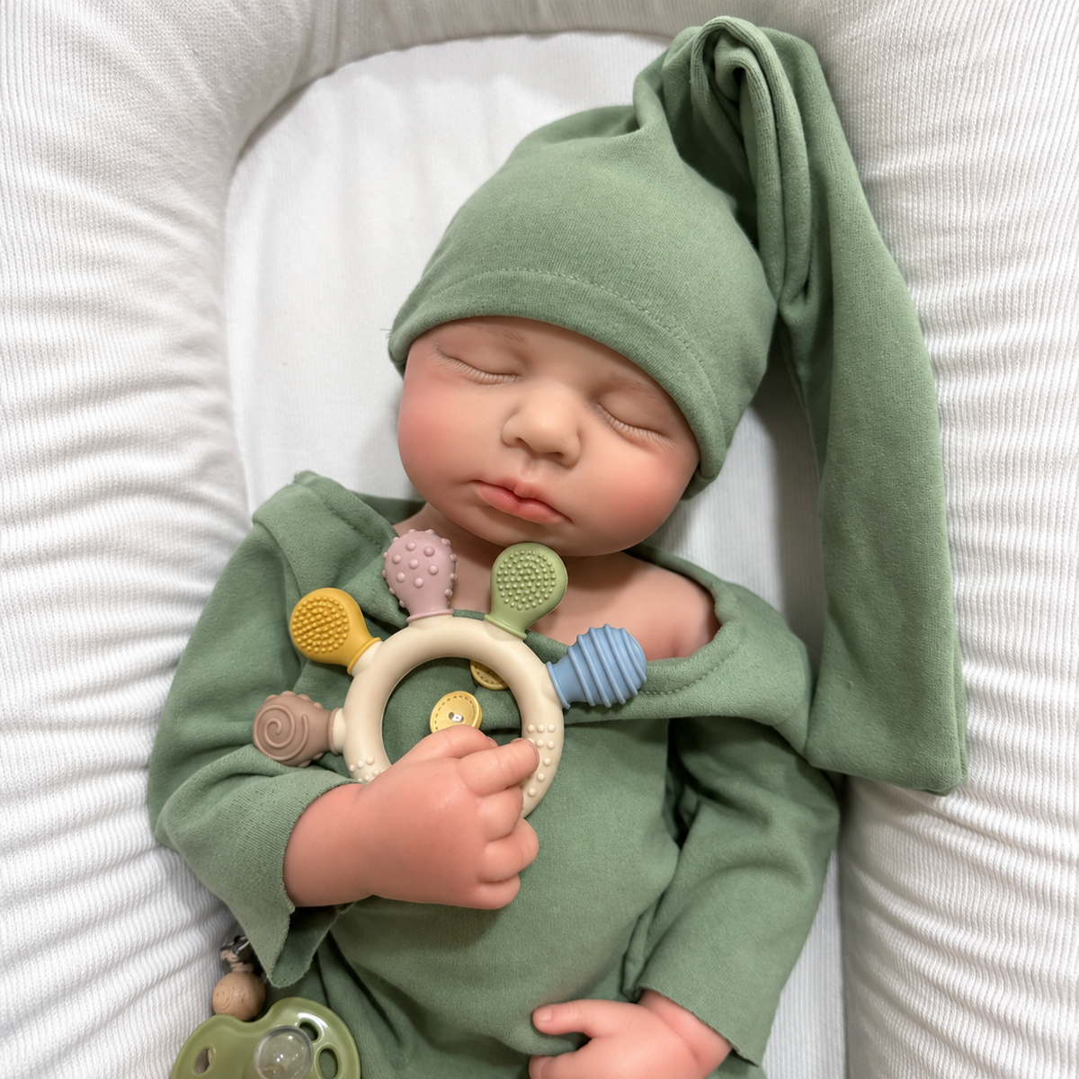 Clover Bloom Silicone Boy 20 inch / 6.8 lbs