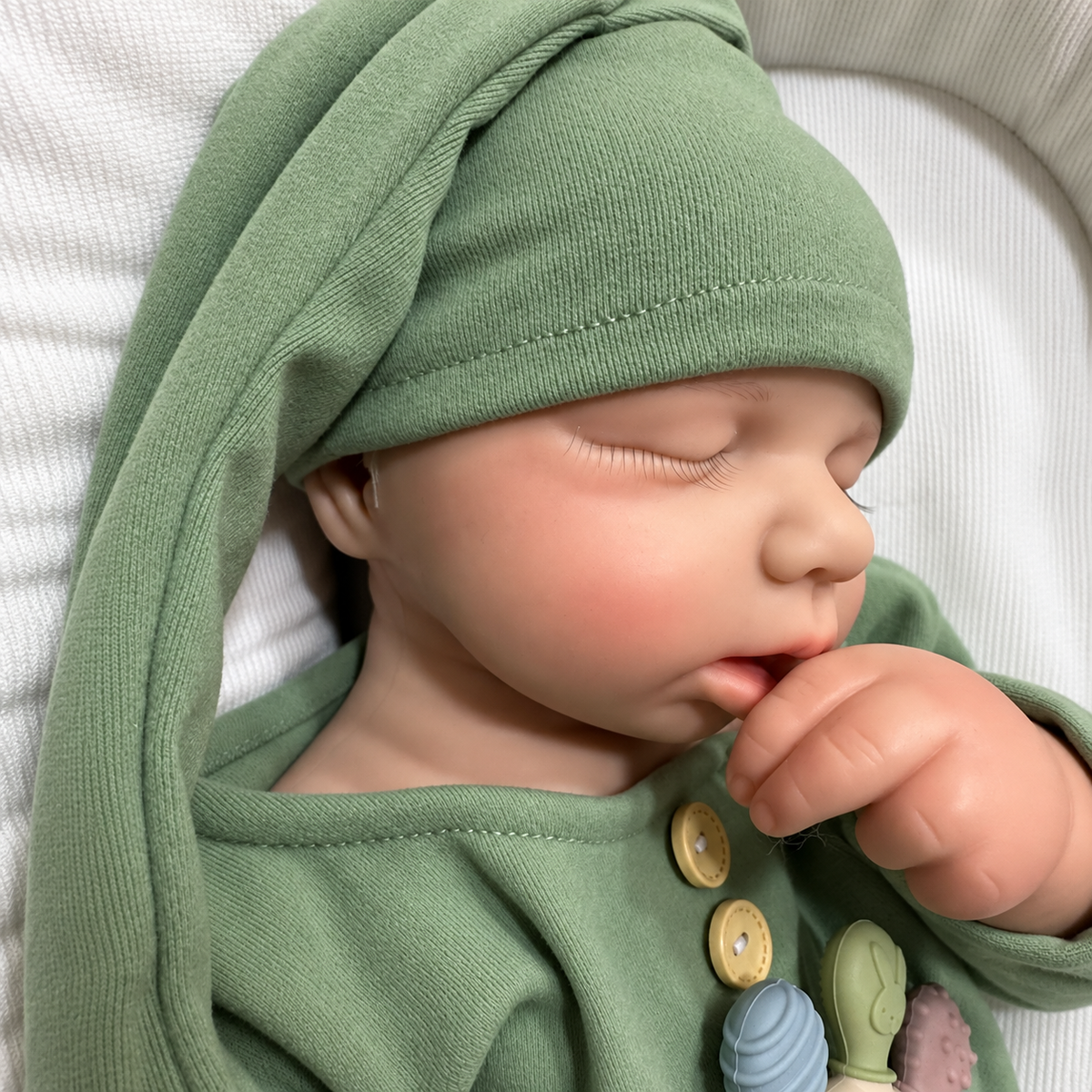Clover Bloom Silicone Boy 20 inch / 6.8 lbs